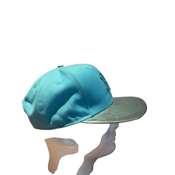 New Era 9fifty Embroidered New York Yankees teal/silver snapback hat - Picture 3 of 7